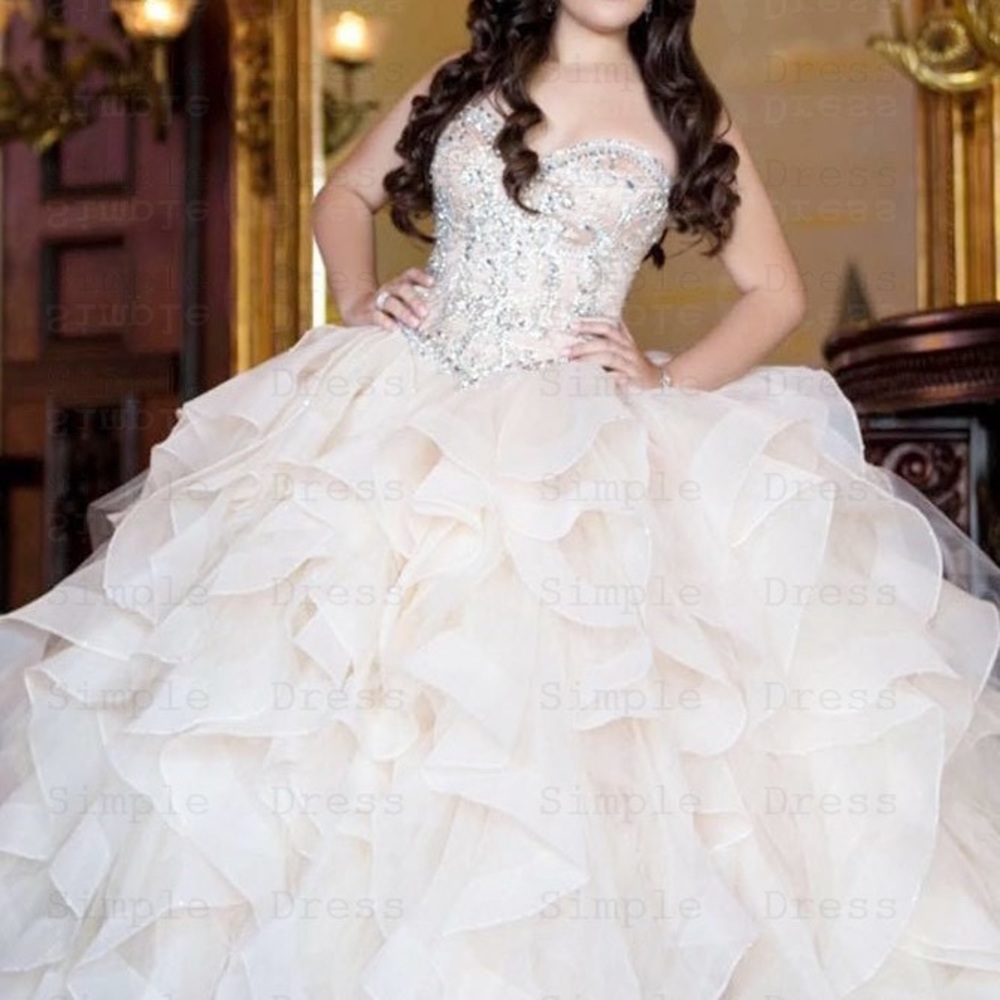Quincenera dress sweetheart neck Ballgown prom quince